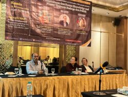 Knowledge and Power: Tinjauan Budaya dan Politik