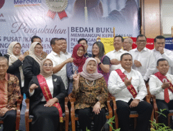 UMIBA Perkuat Jaringan Alumni dalam Acara Pengukuhan Pengurus dan Bedah Buku