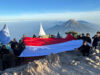 Khatulistiwa Universitas Paramadina Kibarkan Bendera Merah Putih Raksasa di Tiga Gunung Tertinggi Jawa Tengah, Peringati HUT RI ke-81